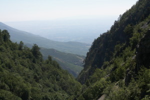 Pohled z Rugova do kosovské placky